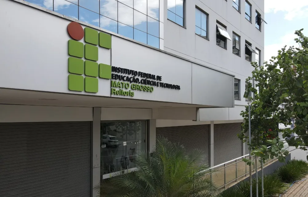 Professores e funcionários entram em greve e 14 institutos federais de MT estão sem aulas
