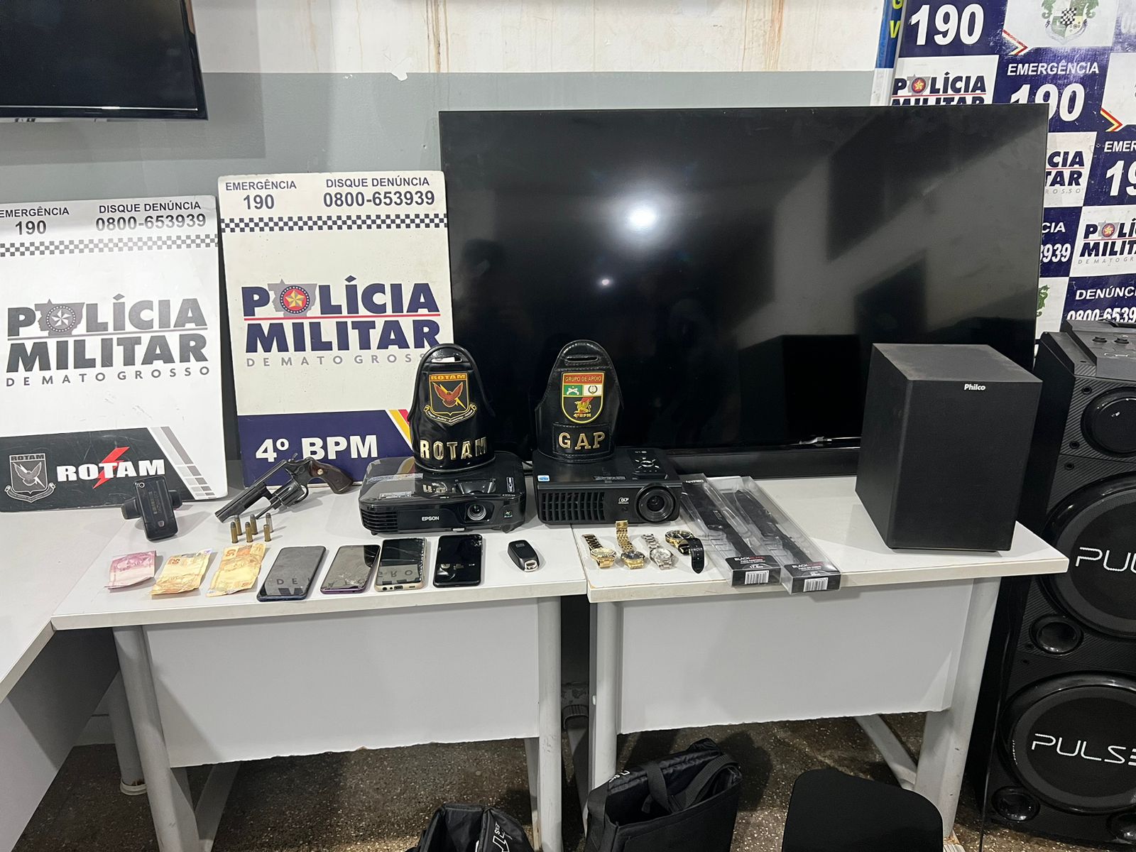 Quadrilha é presa após invadir casa e render vítimas em Várzea Grande