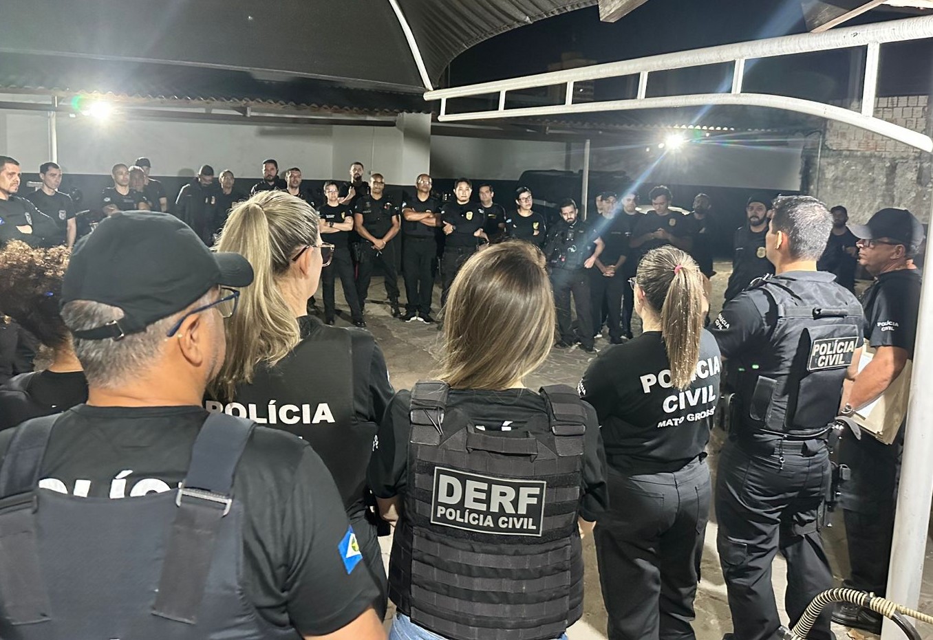 Operação cumpre 40 ordens judiciais e mira núcleo financeiro de organização criminosa envolvida no tráfico em Rondonópolis