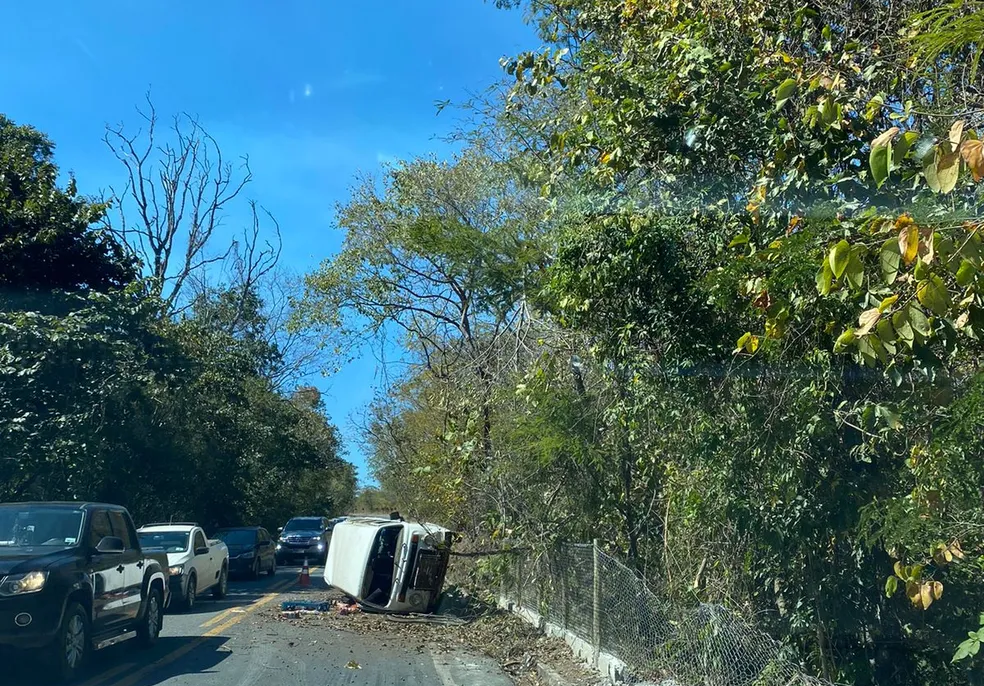 Mato Grosso | Acidente com kombi e dois carros deixa 5 pessoas feridas