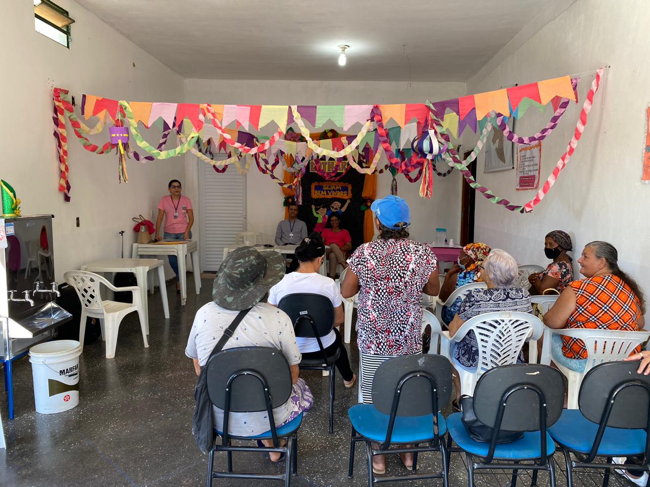 Rondonópolis | Procon ensina idosos do Cras Padre Lothar a não cair em golpes