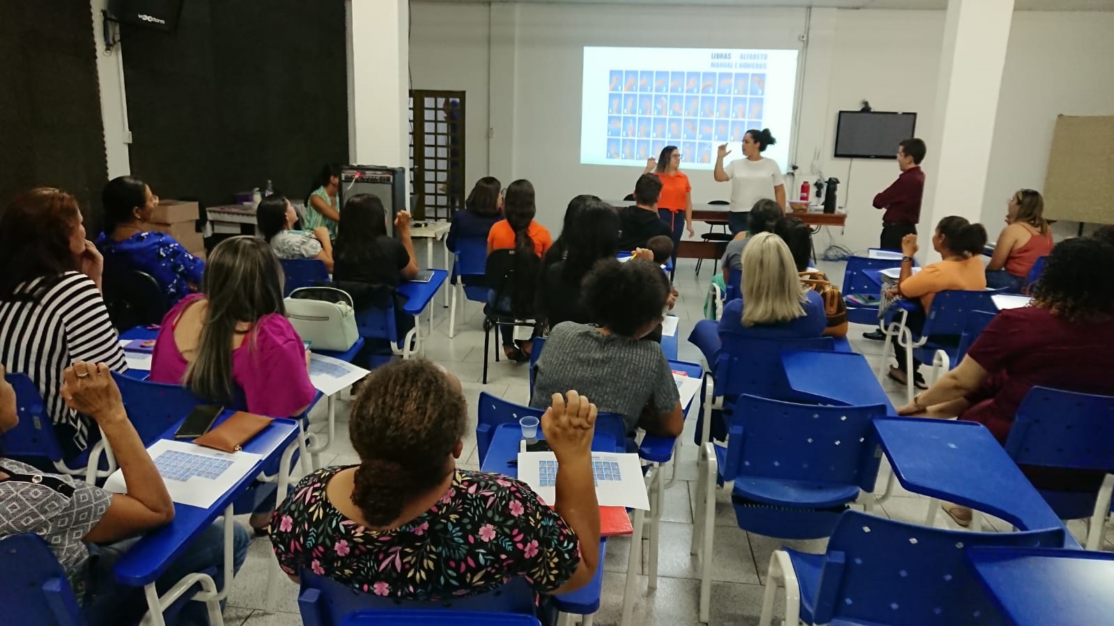 Rondonópolis | Semed oferta curso de Libras para professores e comunidade em geral