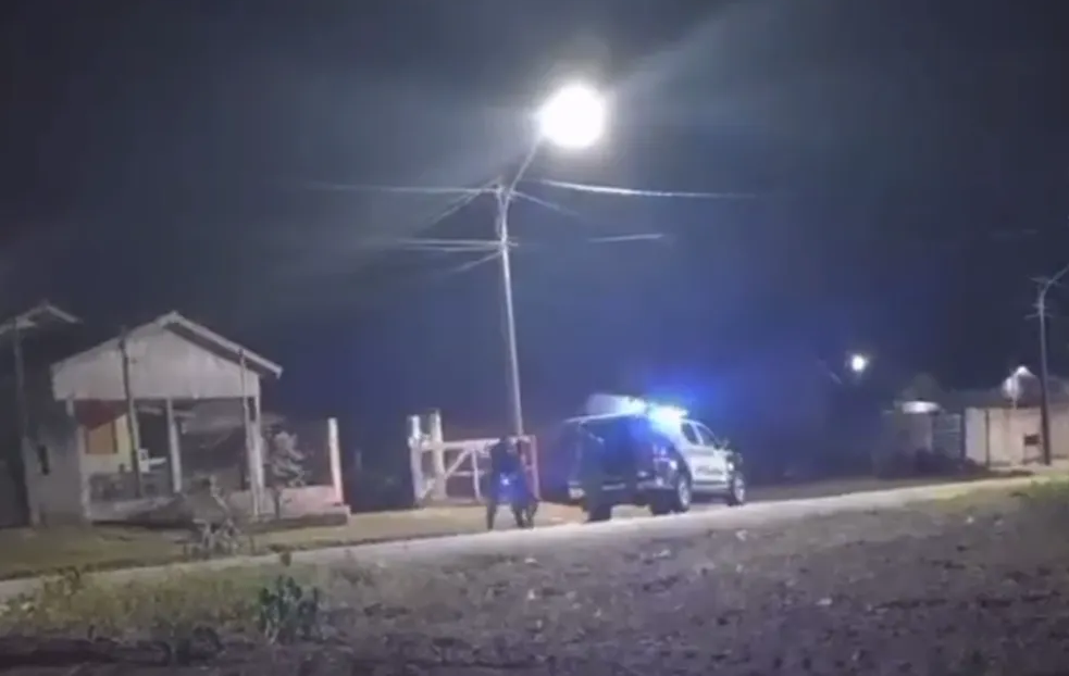 Jovem é preso após ameaçar e agredir o pai idoso