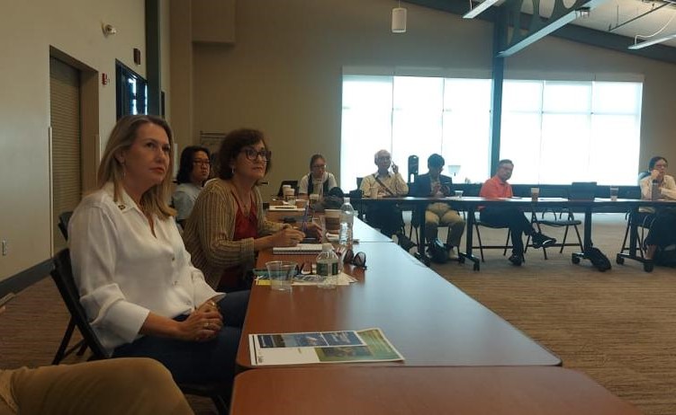 Sema conhece processo de injeção de carbono no solo em universidade dos Estados Unidos