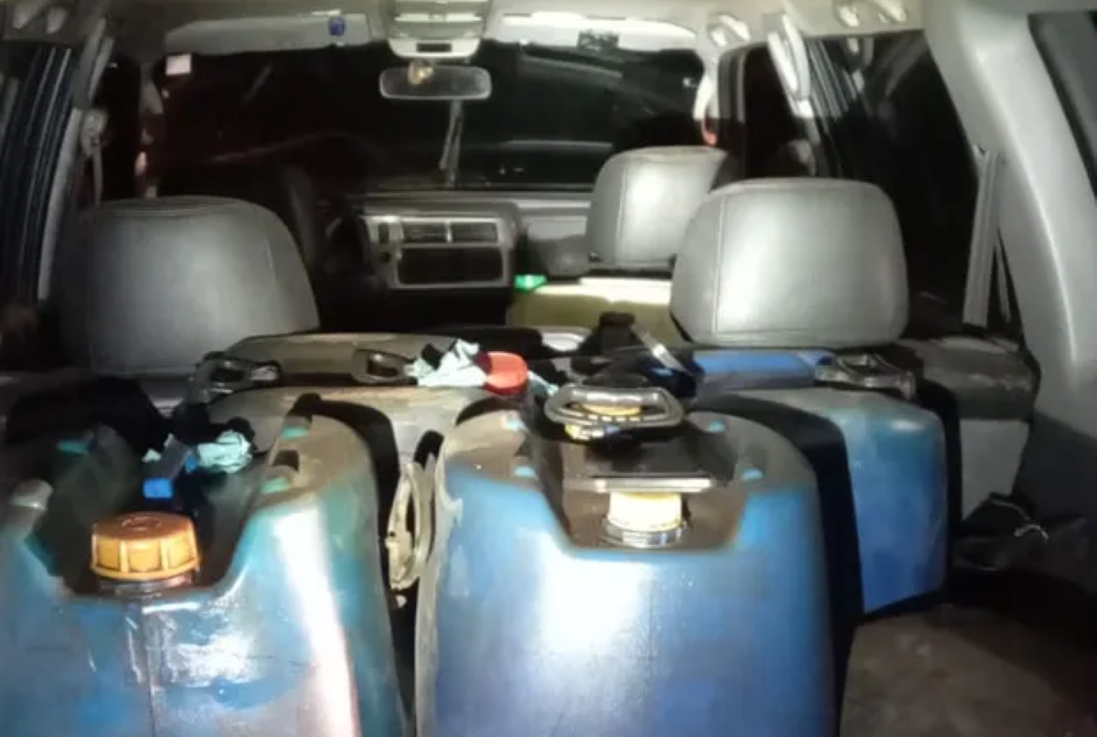 Rondonópolis | Motoristas são presos suspeitos de roubar 300 litros de óleo diesel