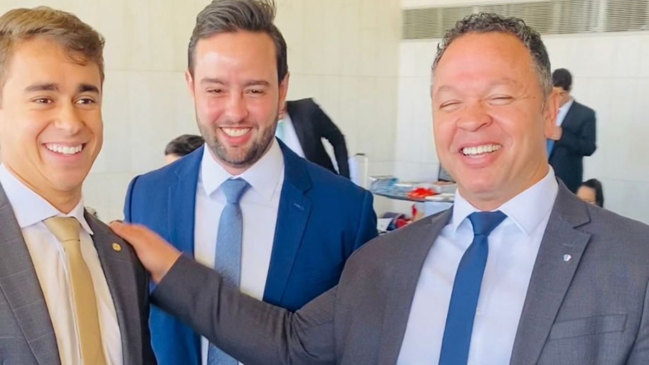 A convite de Cláudio Paisagista, Nikolas Ferreira participa de evento da direita em Rondonópolis