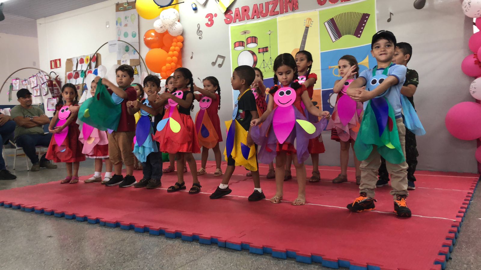 Rondonópolis | Projeto Sarauzim Cultural desperta o gosto pela leitura nas crianças