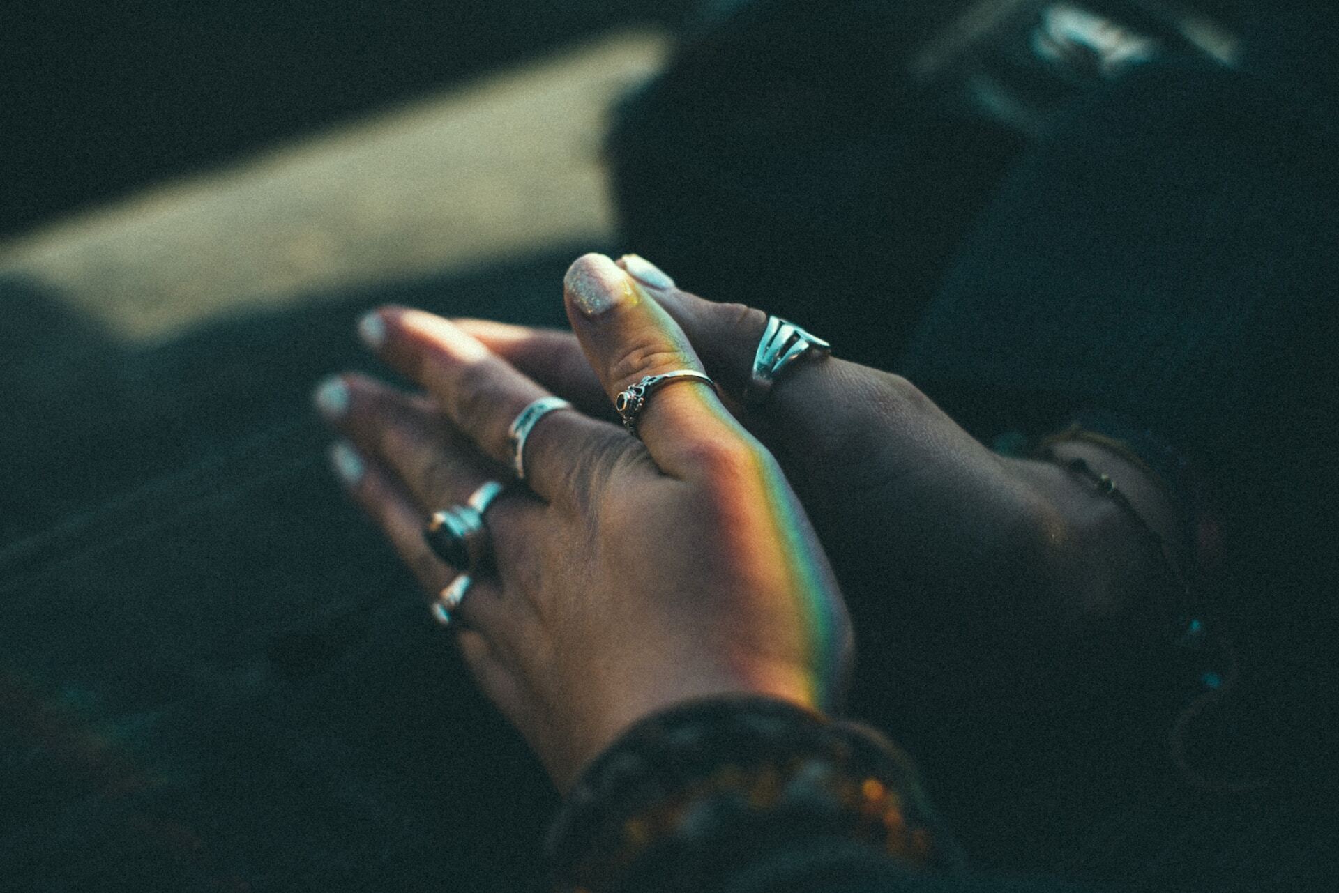 Práticas religiosas e ambiente de trabalho: como isso influencia na saúde mental do colaborador?