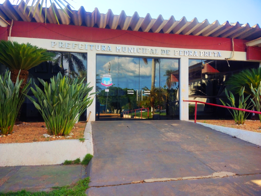 Prefeitura de Pedra Preta antecipa pagamento do 13º e injeta quase R$ 3,4 milhões na economia local