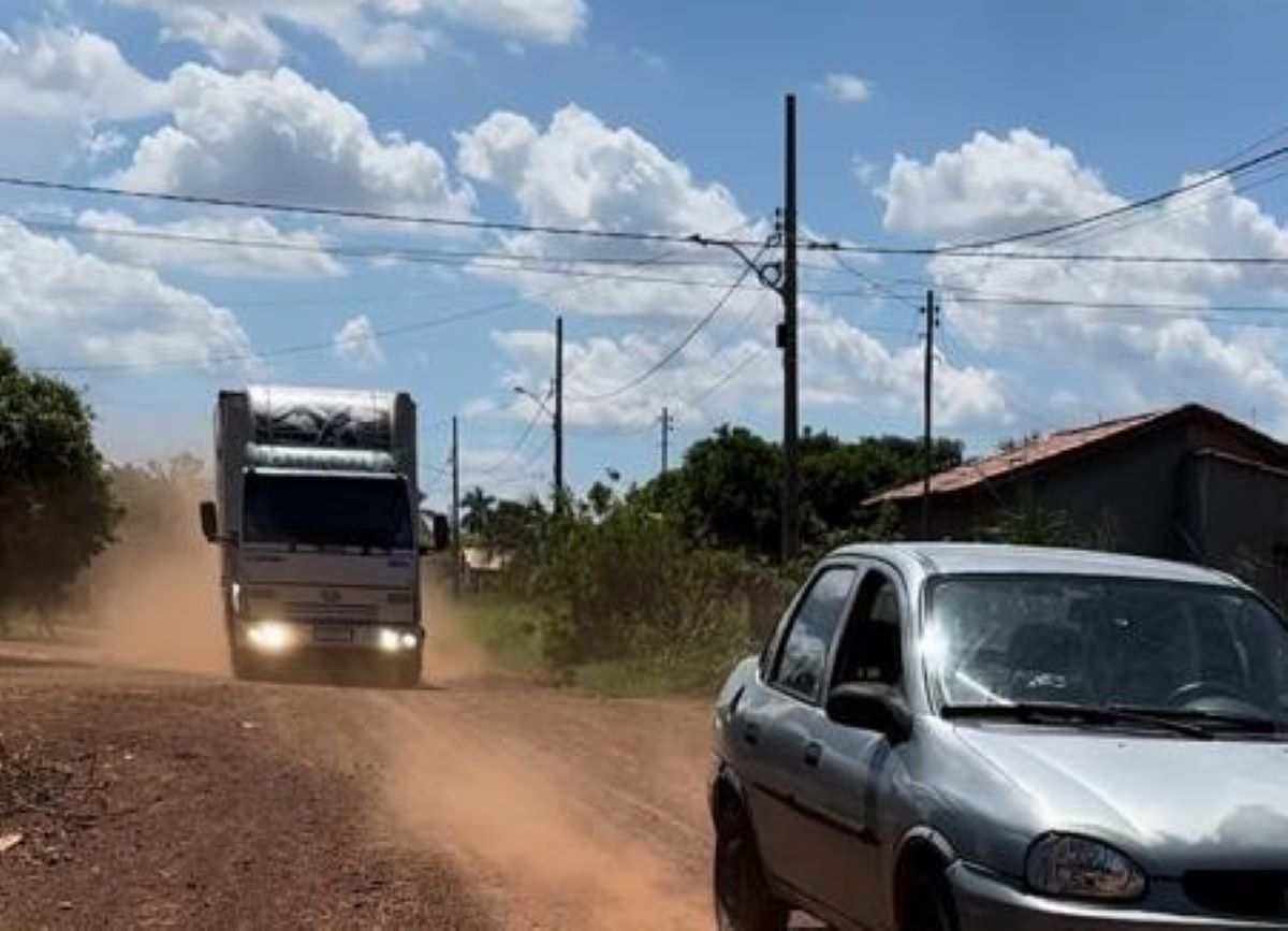 Prefeito assina convênio para pavimentação asfáltica em São José do Povo