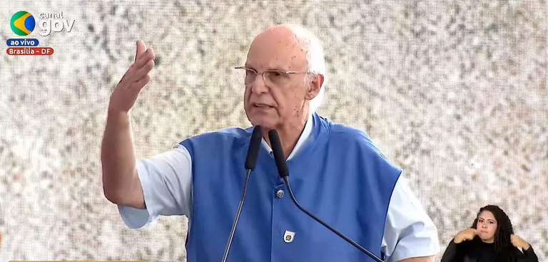Governo regulamenta lei Padre Júlio Lancelotti, que veda a arquitetura hostil em espaço público