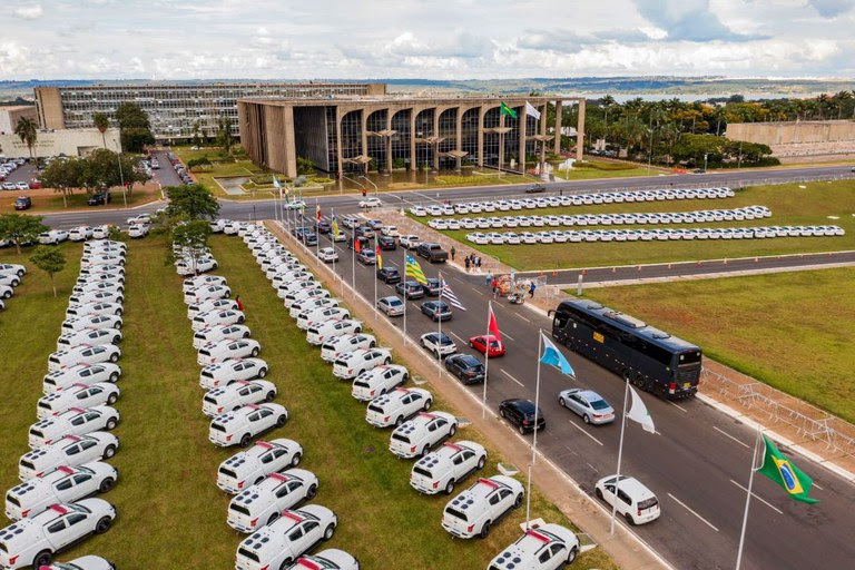 Governo Federal entrega 700 viaturas e repassa R＄ 78 milhões aos estados para investimentos na segurança pública