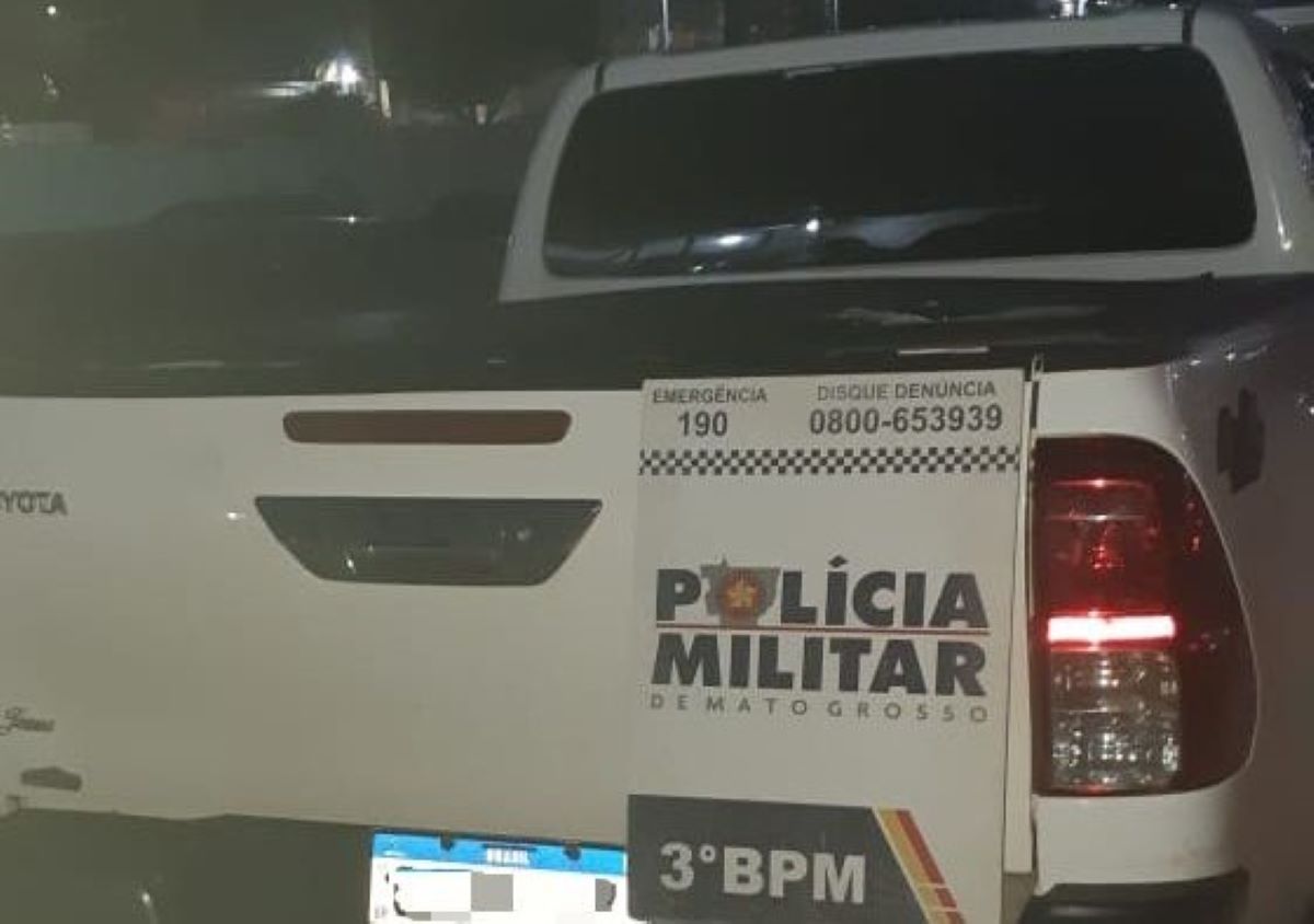 PM recupera caminhonete furtada e prende homem por receptação