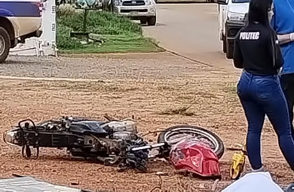 Duas pessoas morrem e três ficam feridas em acidente entre motos
