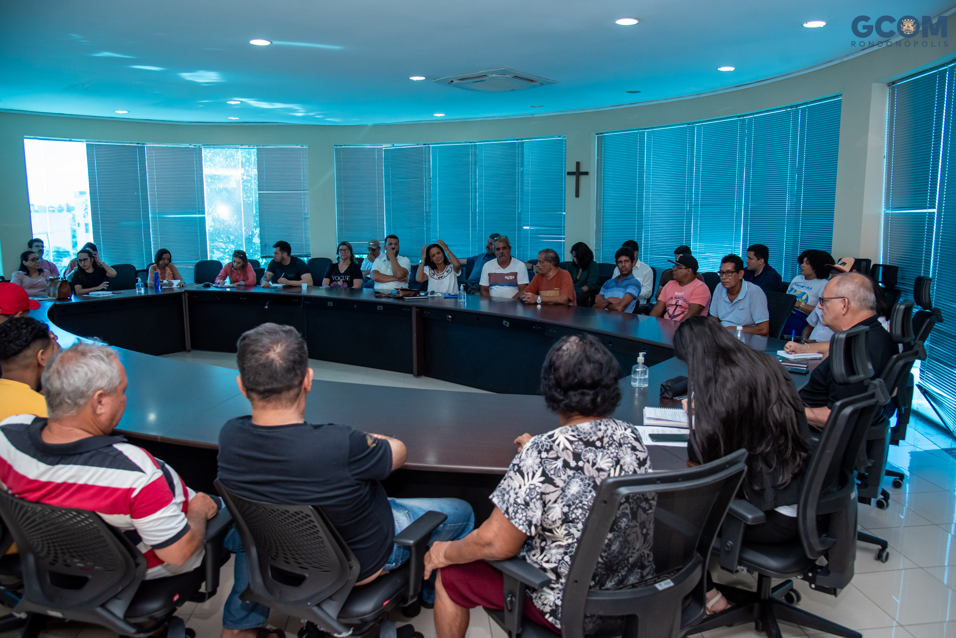 Rondonópolis | Prefeito acolhe demandas de moradores da Vila Operária