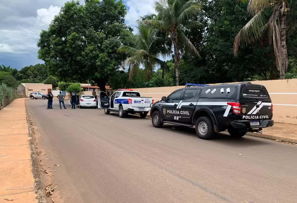 Rondonópolis | Motorista de aplicativo é encontrado morto dentro de carro com marcas de faca e martelo