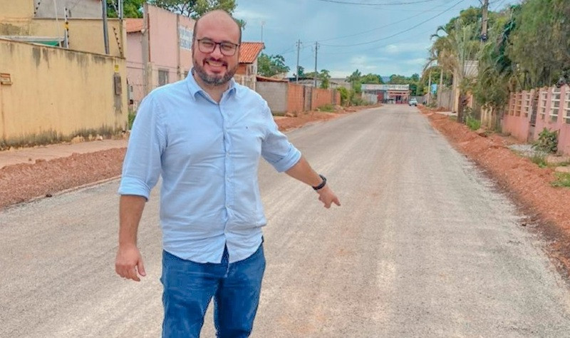 Dr. Leonardo garante recursos para asfaltar 100 ruas de Cáceres e Prefeitura libera obras na sexta
