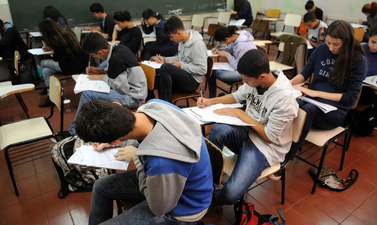 Pé-de-Meia: conheça os requisitos para estudantes do ensino médio receberem o incentivo financeiro