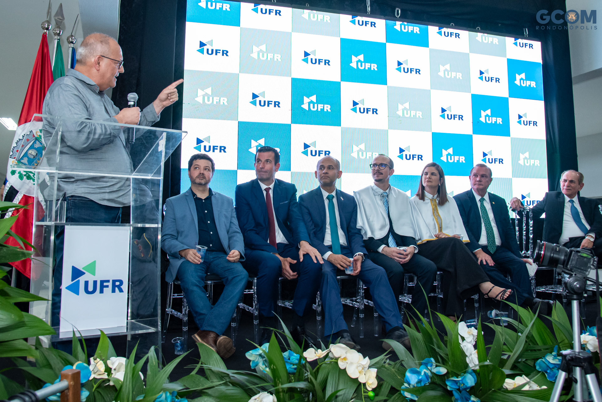 Prefeito participa da cerimônia de posse da primeira reitora da UFR