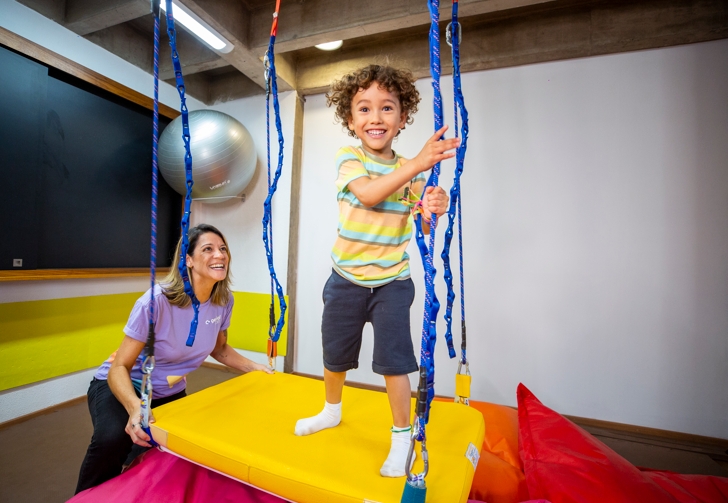 Conheça cinco impactos positivos da terapia ocupacional para crianças com autismo