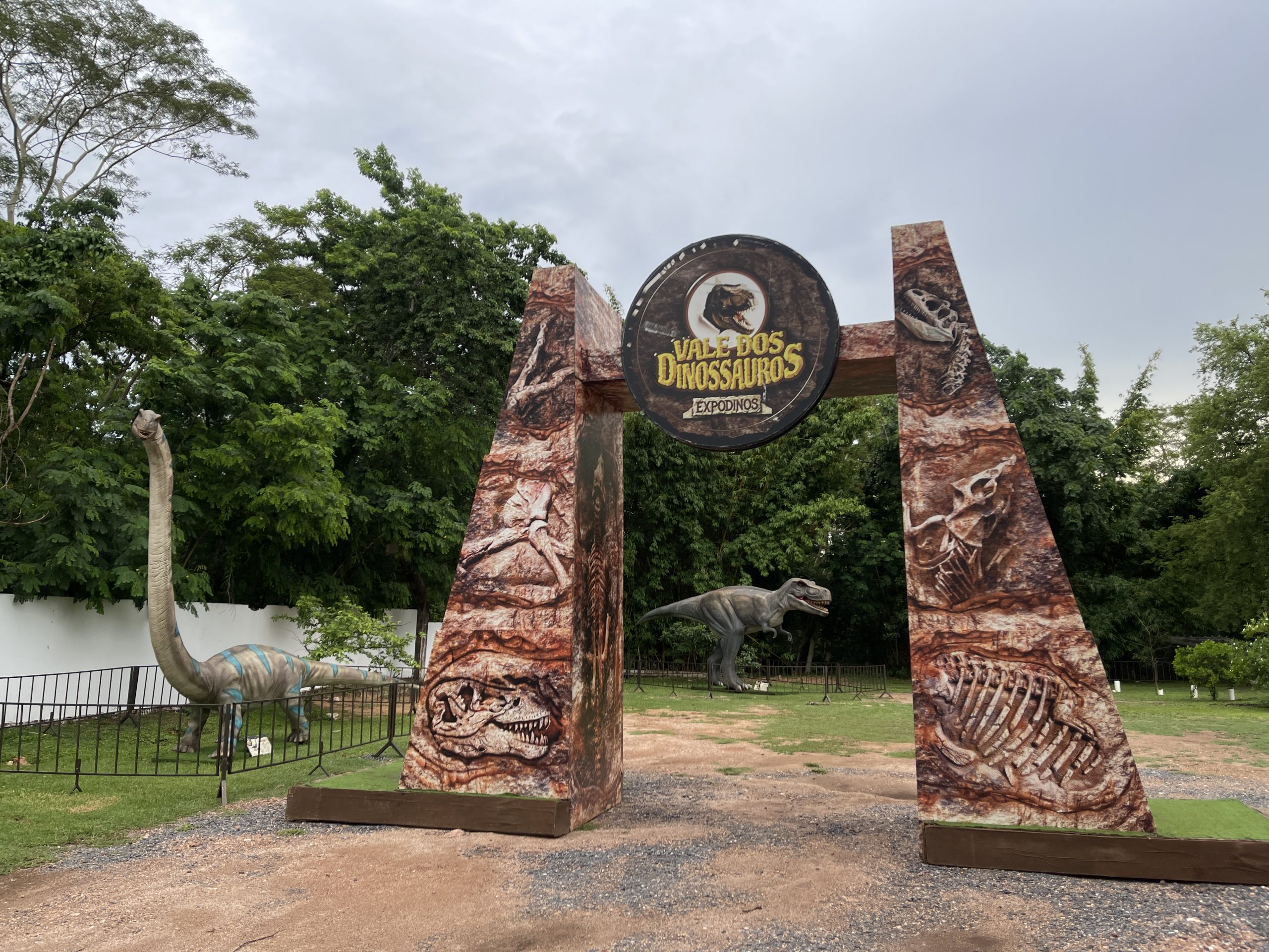 Exposição de réplicas de dinossauros chega ao Museu de História Natural