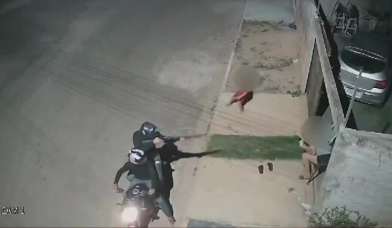 Nobres | Pedreiro é baleado na frente do filho e da esposa e morre após perseguição
