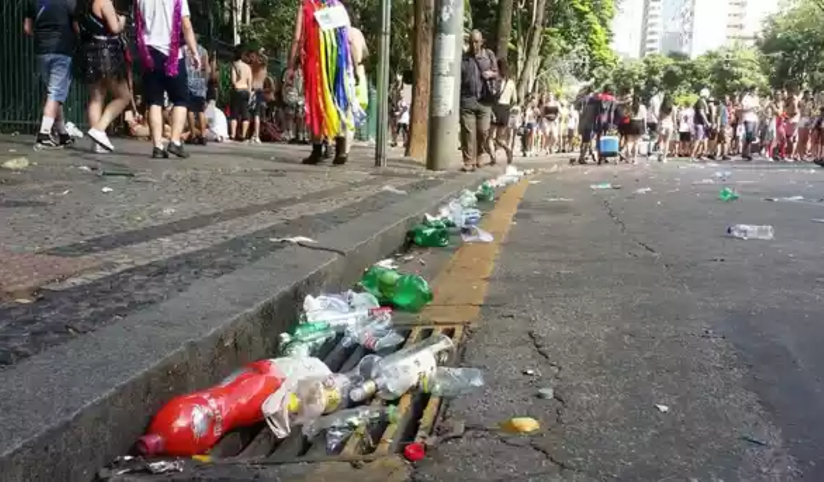 Carnaval: 5 medidas para diminuir o lixo nas ruas