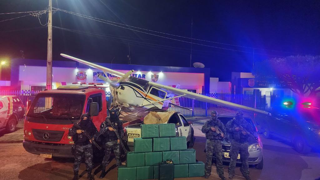 Piloto de aeronave que transportava 460 quilos de cocaína é preso pela PM em Sapezal
