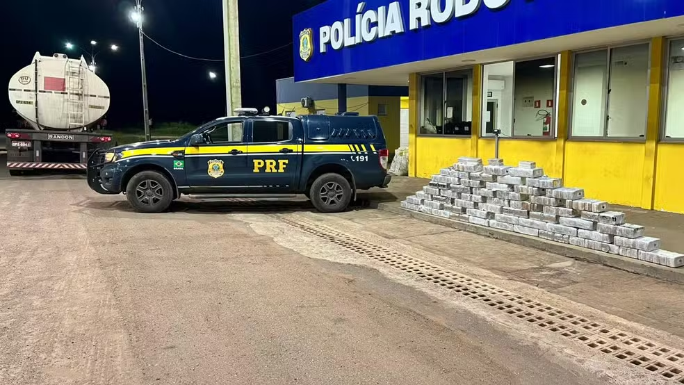 Motorista é preso na BR-364 com 550 kg de cocaína dentro de tanque de combustível em caminhão