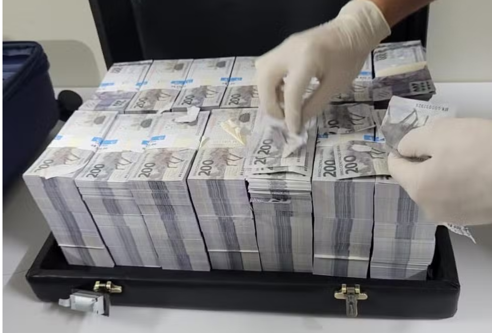 Quadrilha é presa e polícia descobre ‘laboratório’ de falsificação de notas de R$ 200 em suíte presidencial de hotel em Cuiabá