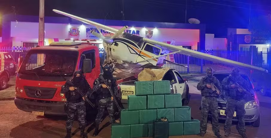 Homem morre em confronto com a PM após avião carregado com cerca de 450 kg de droga pousar em Sapezal
