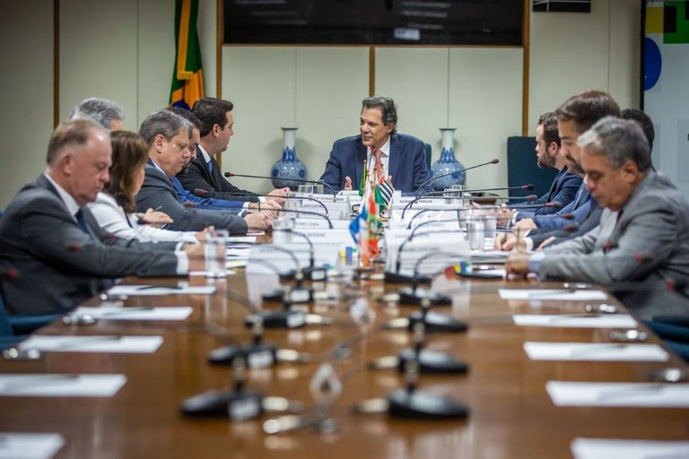Governo apresenta programa para ampliar matrículas no Ensino Médio Técnico e reduzir juros de dívidas dos estados 