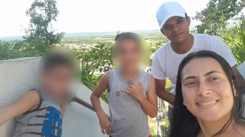 Homem que matou a companheira a facadas em Mato Grosso e trancou os filhos em casa com o corpo da mãe é preso em rodoviária do Pará
