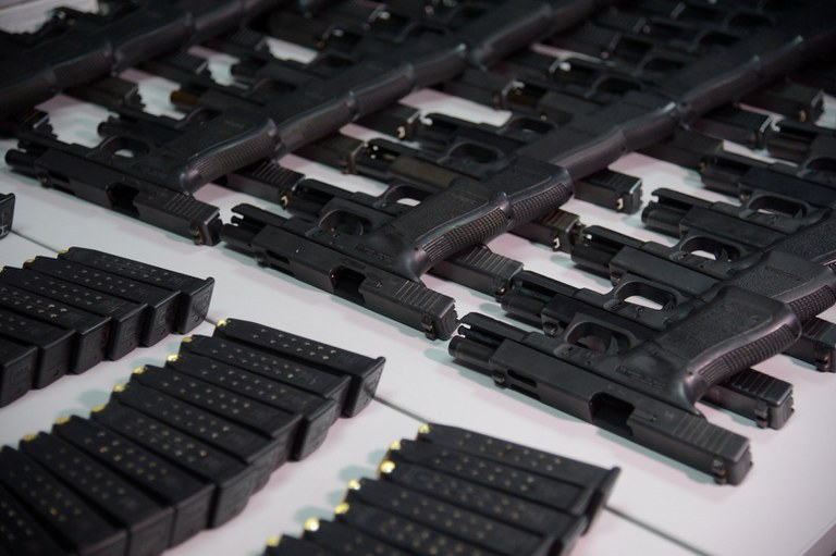 Em ação movida pela AGU, STF invalida lei do Paraná que facilitou acesso a armas de fogo