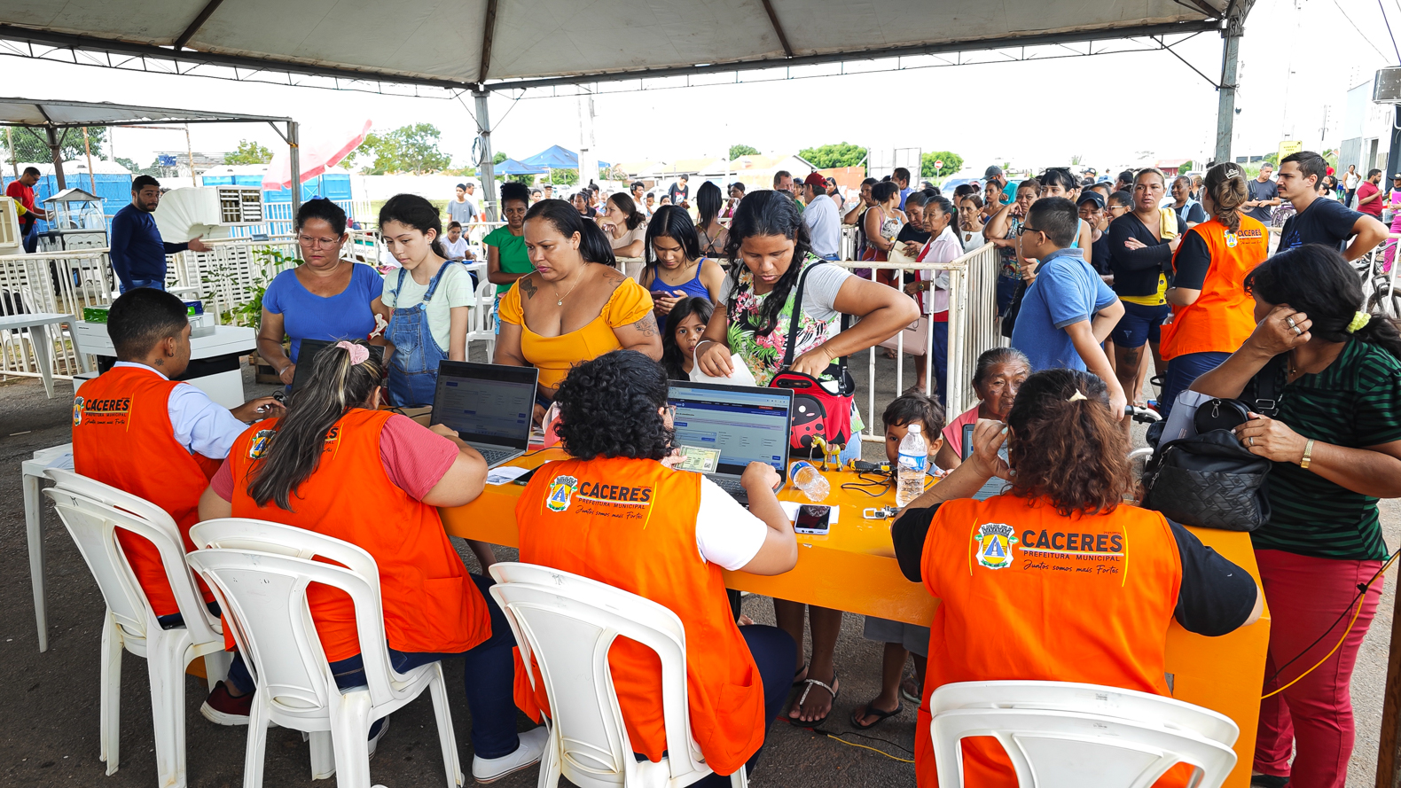 Cáceres | Moradores do Residencial Jardim Universitário recebem Mutirão de Cidadania, evento atrai grande público