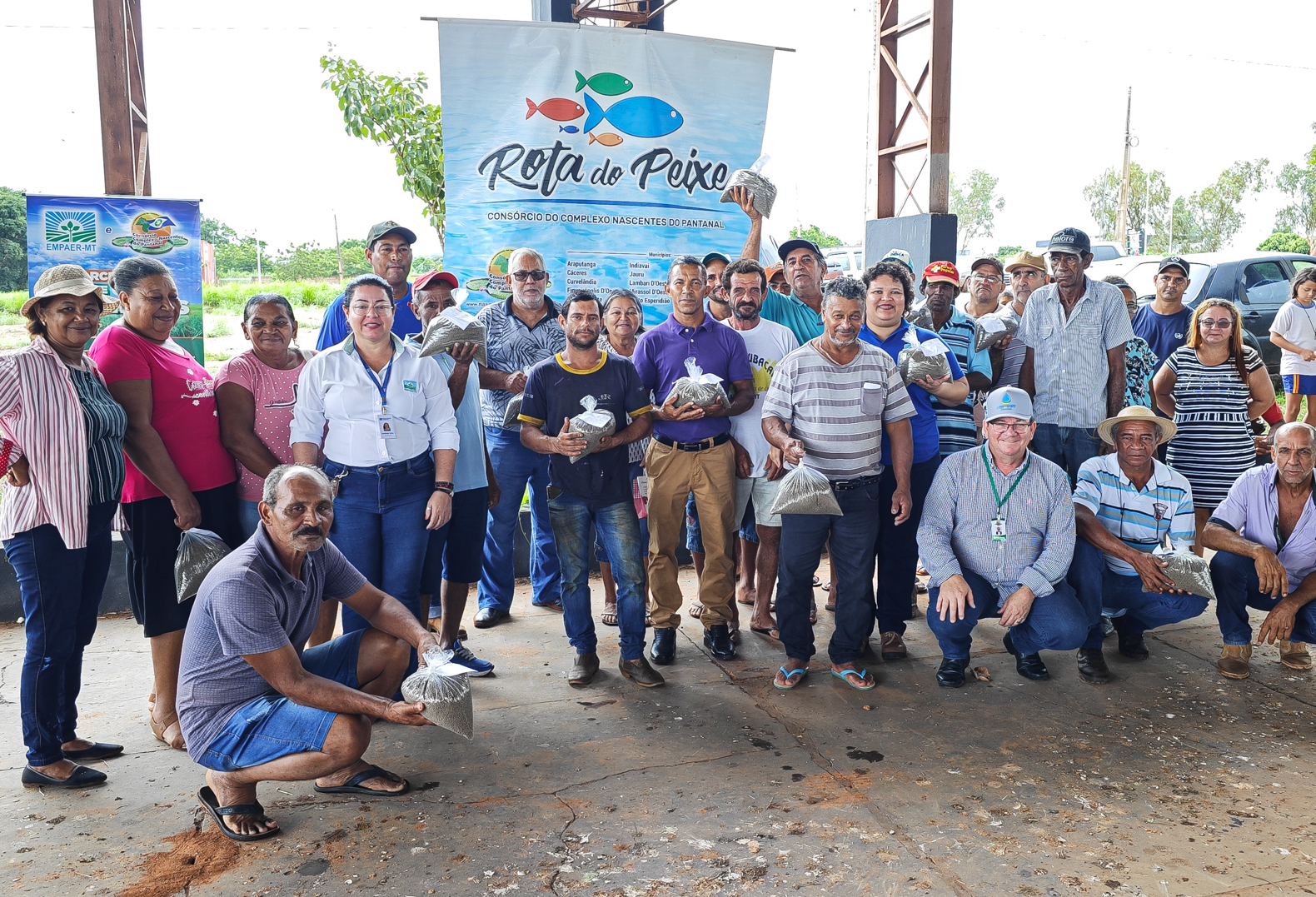 Prefeitura de Cáceres, em parceria com o Consórcio Nascentes do Pantanal e Empaer, entrega alevinos para pequenos produtores