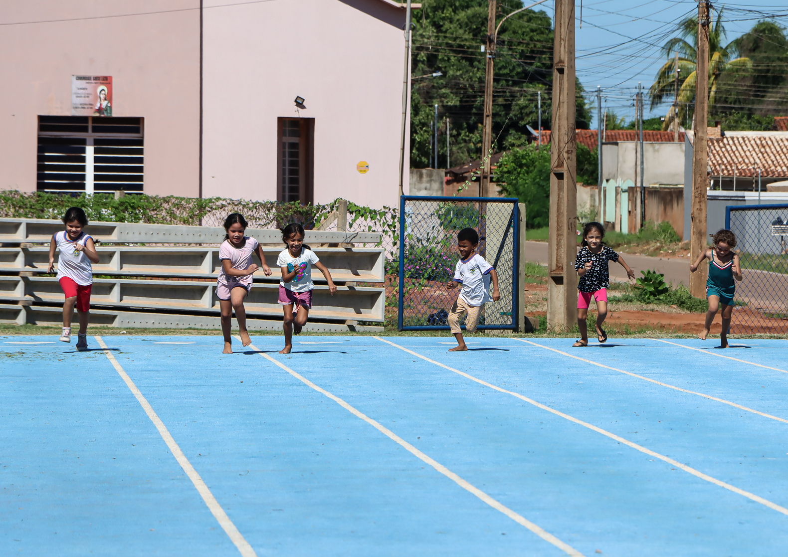 Cáceres | Parceria entre Educação e Esporte oportuniza alunos da rede municipal prática de modalidades esportivas no CIE