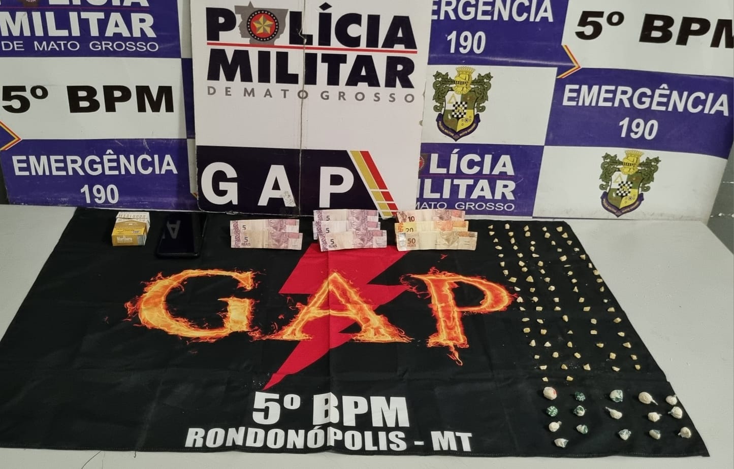 Rondonópolis | PM prende dupla por tráfico de drogas e apreende 98 porções de cocaína