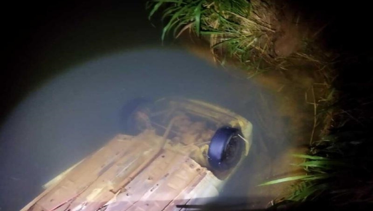 Casal morre e três crianças ficam feridas em acidente de carro