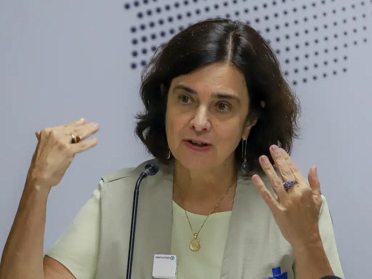 Vacina contra HPV passa a ser em dose única. País vacinou 42% mais em 2023