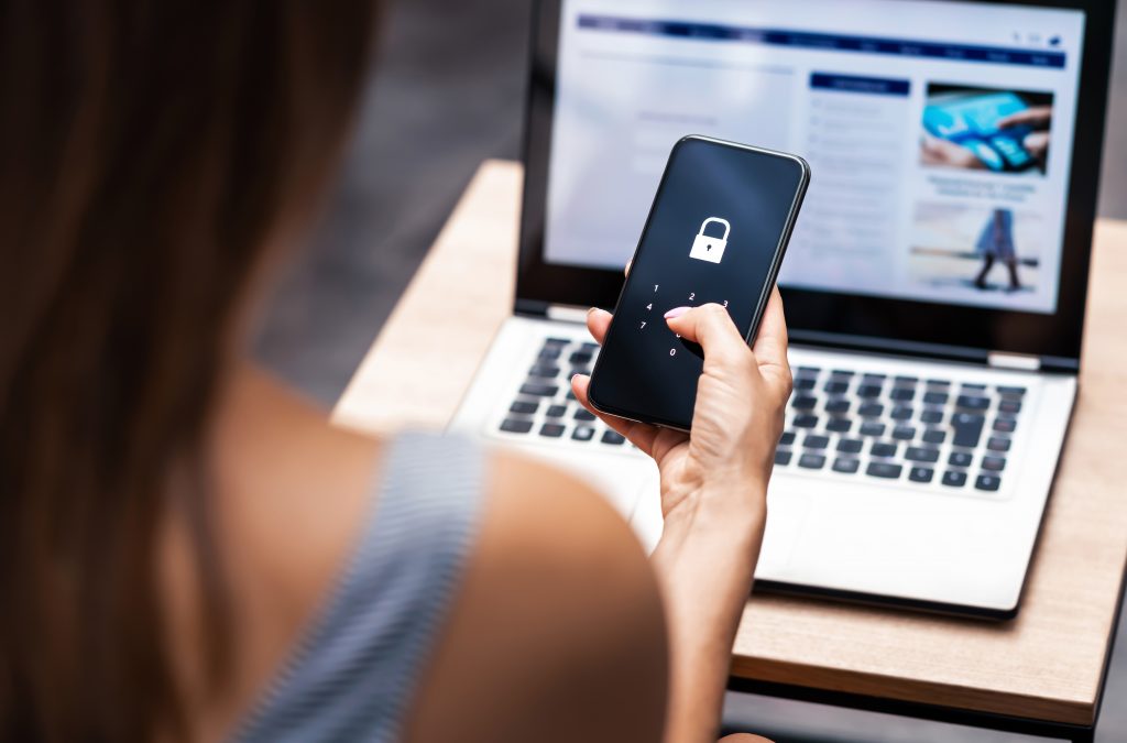 Dia dos Pais: conheça os principais golpes online e como evitá-los