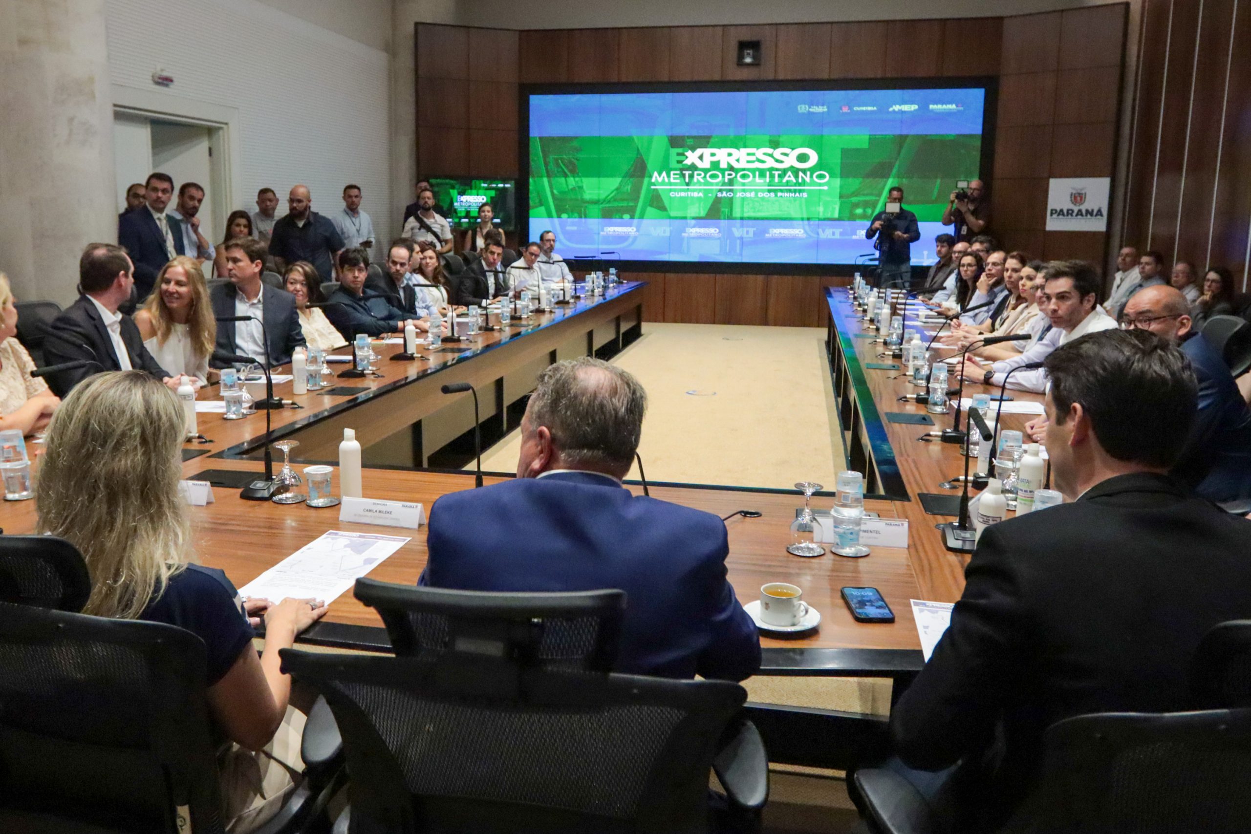 BNDES e Paraná iniciam estruturação de projeto de VLT elétrico em Curitiba
