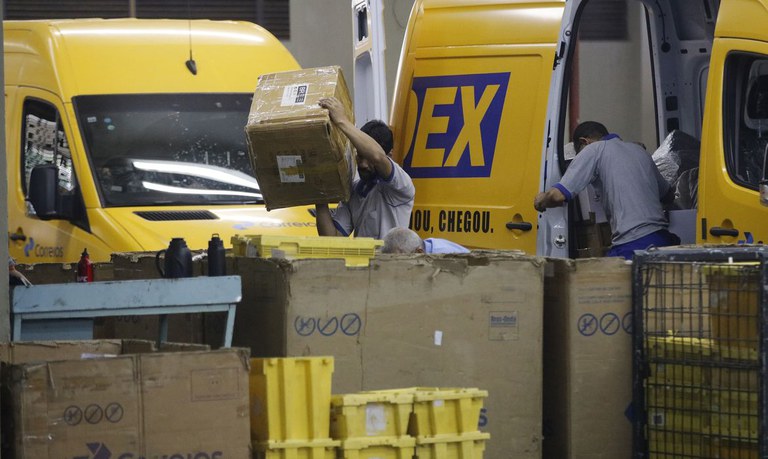 Correios monta megaestrutura para ajudar vítimas da chuva no Rio Grande do Sul