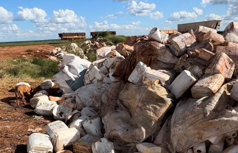 Fazendeiro é preso por descarte ilegal de embalagens de agrotóxicos