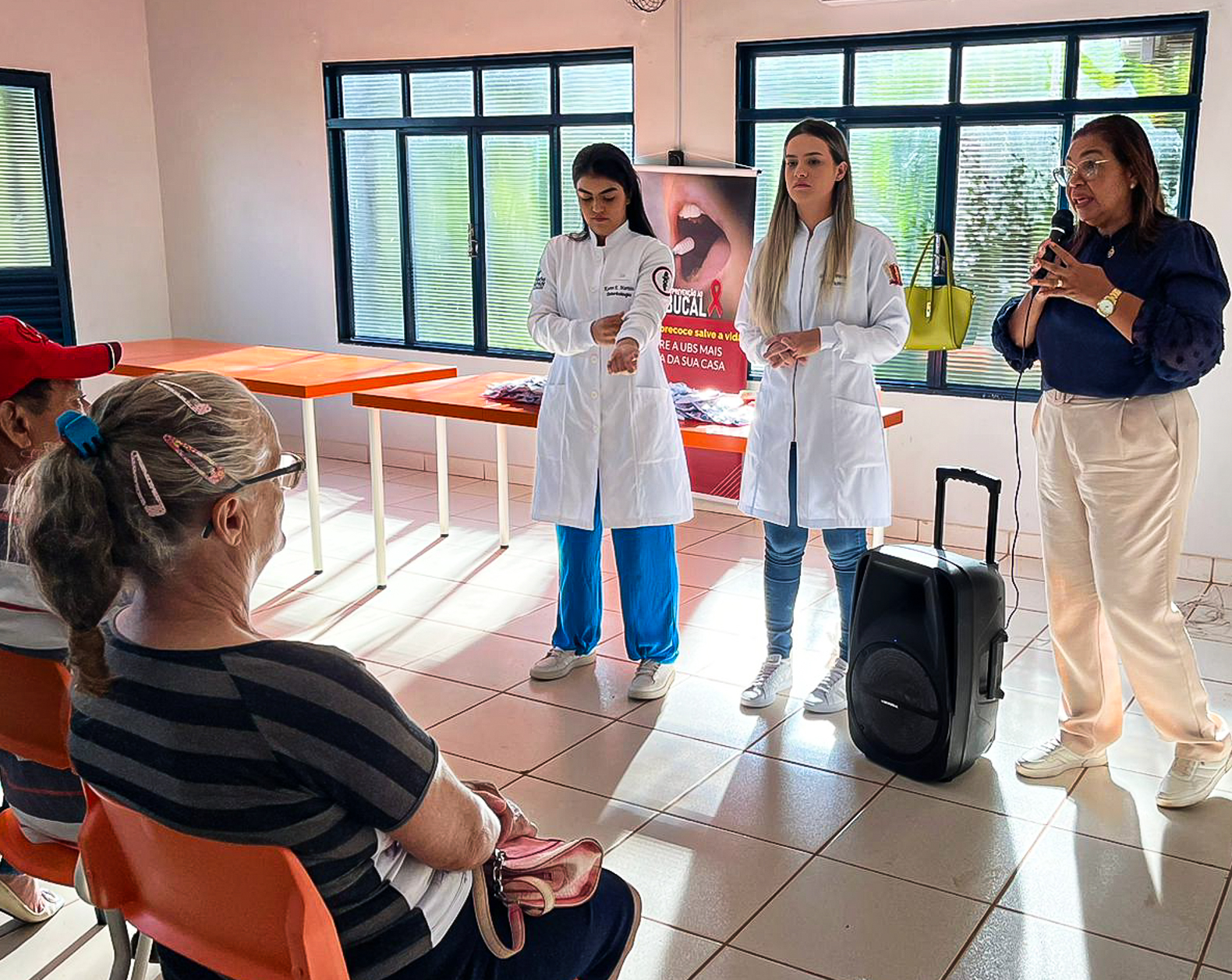 Cáceres | Prefeitura promove palestra sobre higienização bucal para idosos do programa de fortalecimento de vínculos