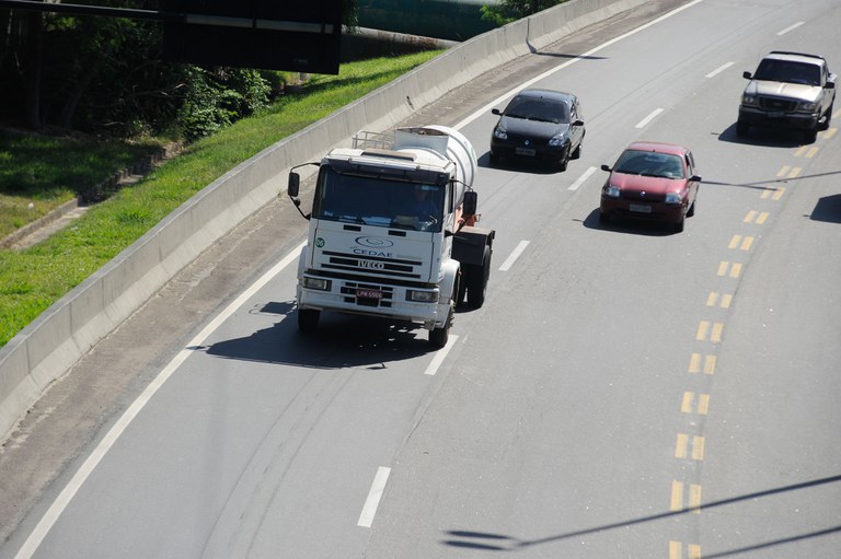 Mais de 1 milhão de motoristas começam a ser multados por falta do exame toxicológico