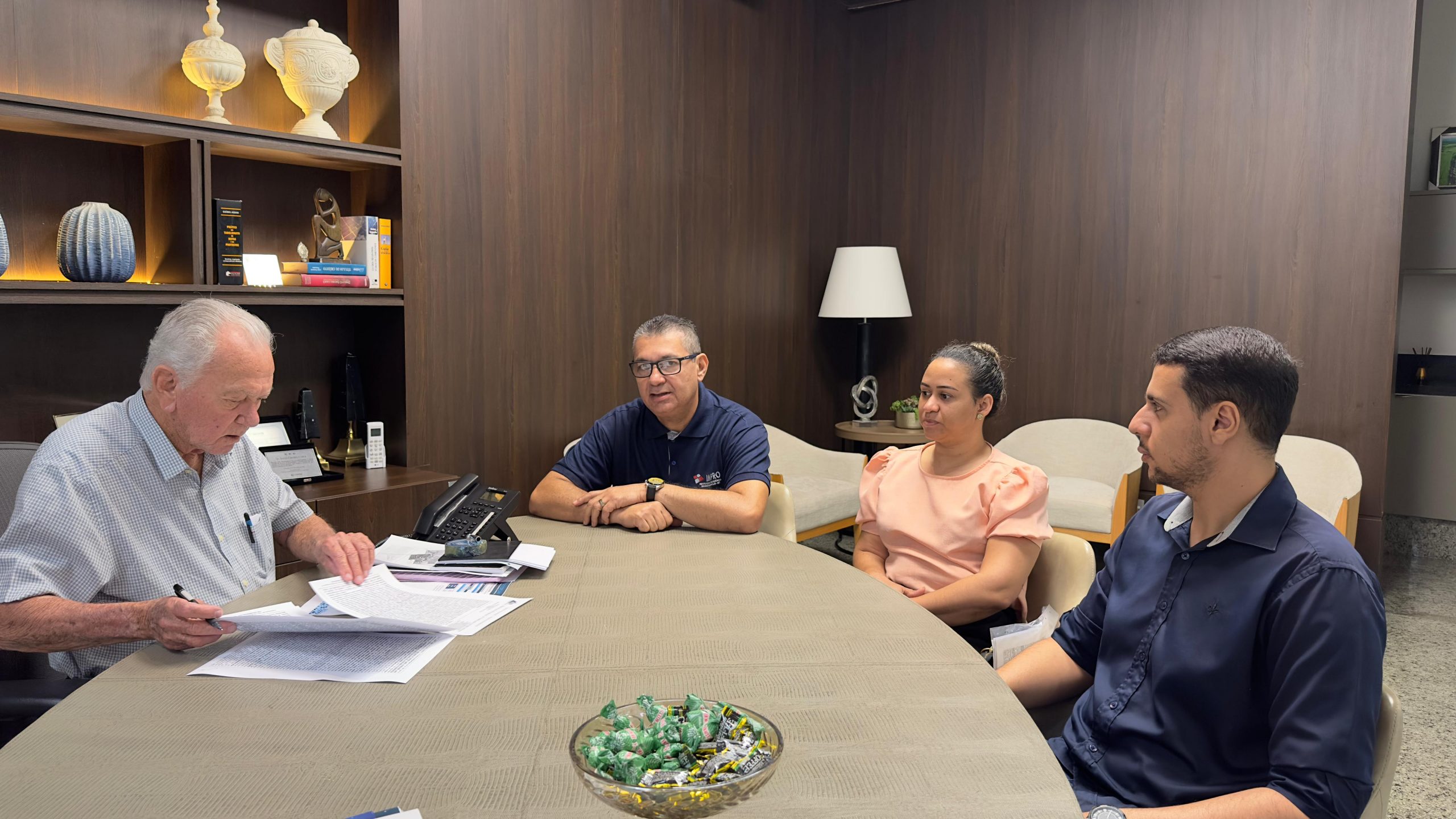 Aureo Costa efetiva doação de área para sede do Instituto Municipal de Previdência – IMPRO