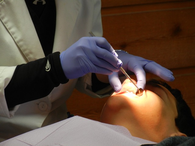 Feridas na boca? Médico explica quando elas podem ser sinais de alerta para o câncer