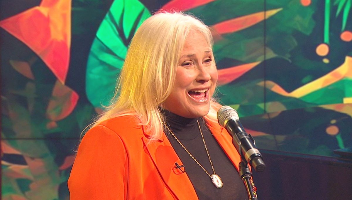 Fafá de Belém celebra a carreira no Sem Censura com edição especial