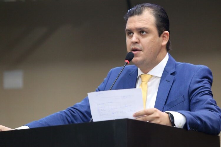 ALMT mantém veto ao projeto de Thiago que previa multa de R$ 23 mil a comerciantes